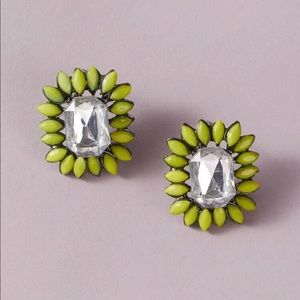 Green gemstone earring